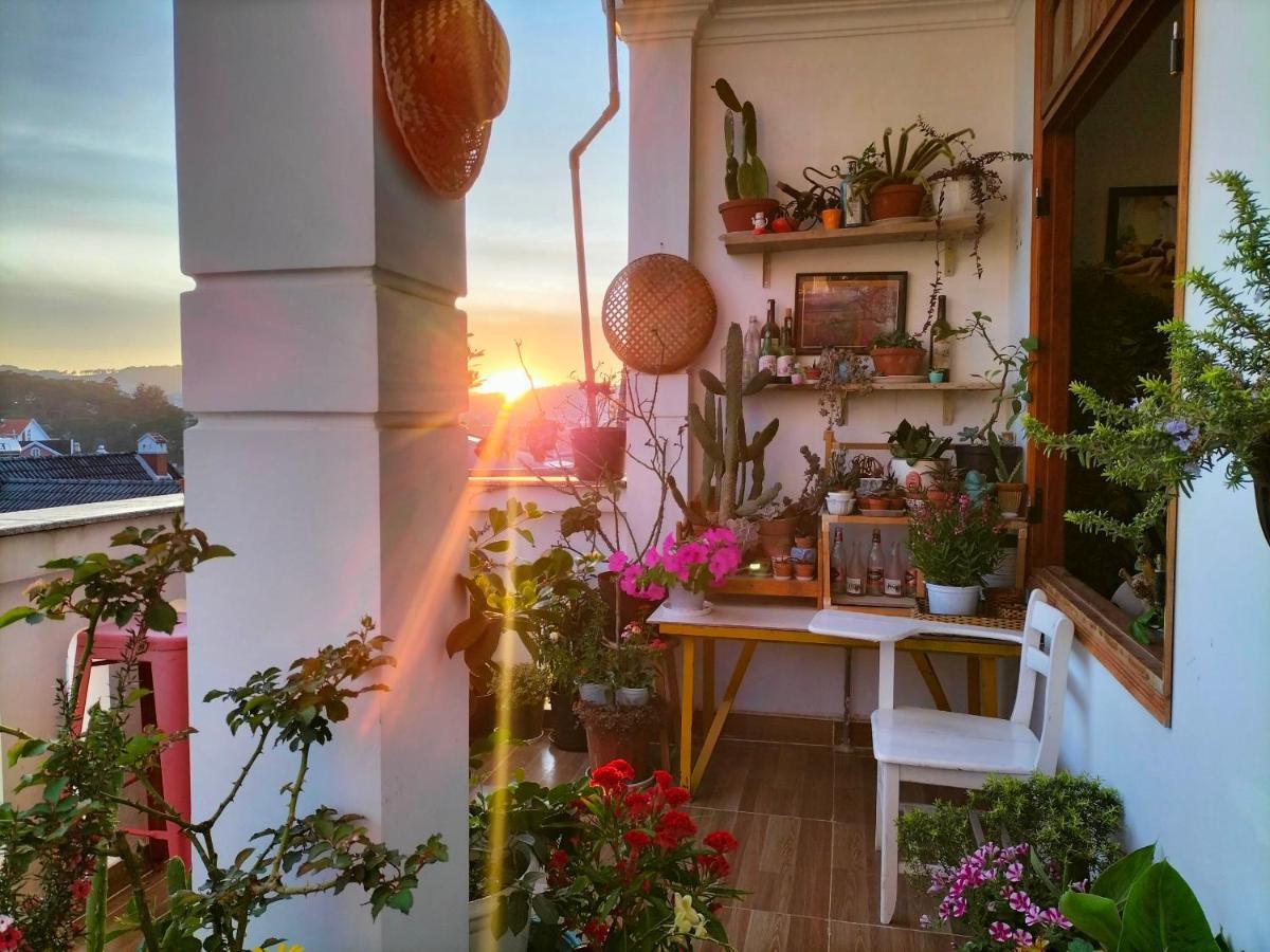 Strawberry Hotel Dalat Екстер'єр фото