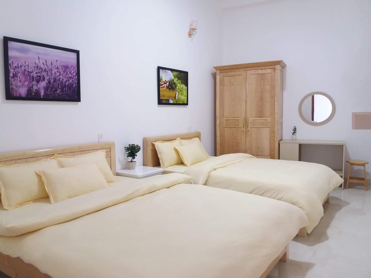 Strawberry Hotel Dalat Екстер'єр фото