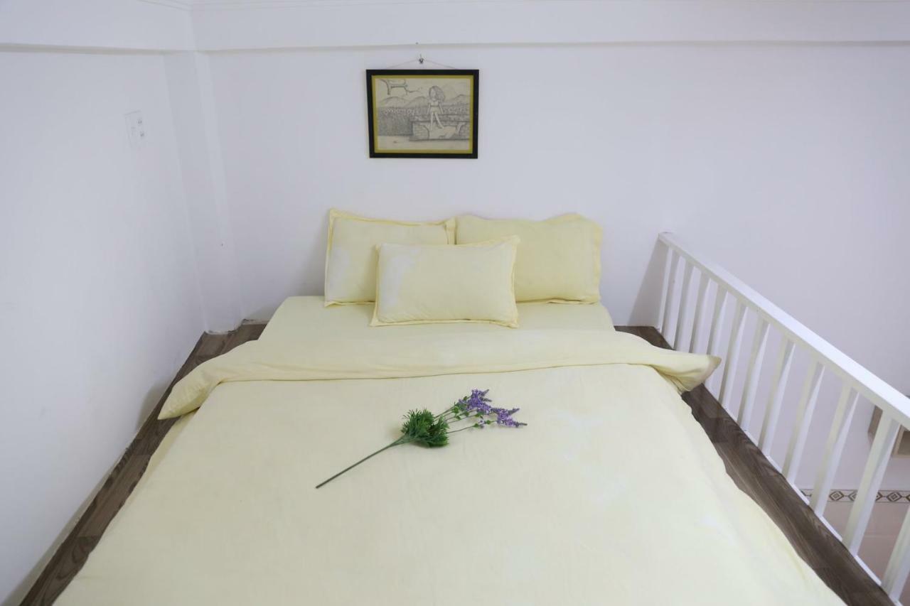 Strawberry Hotel Dalat Екстер'єр фото