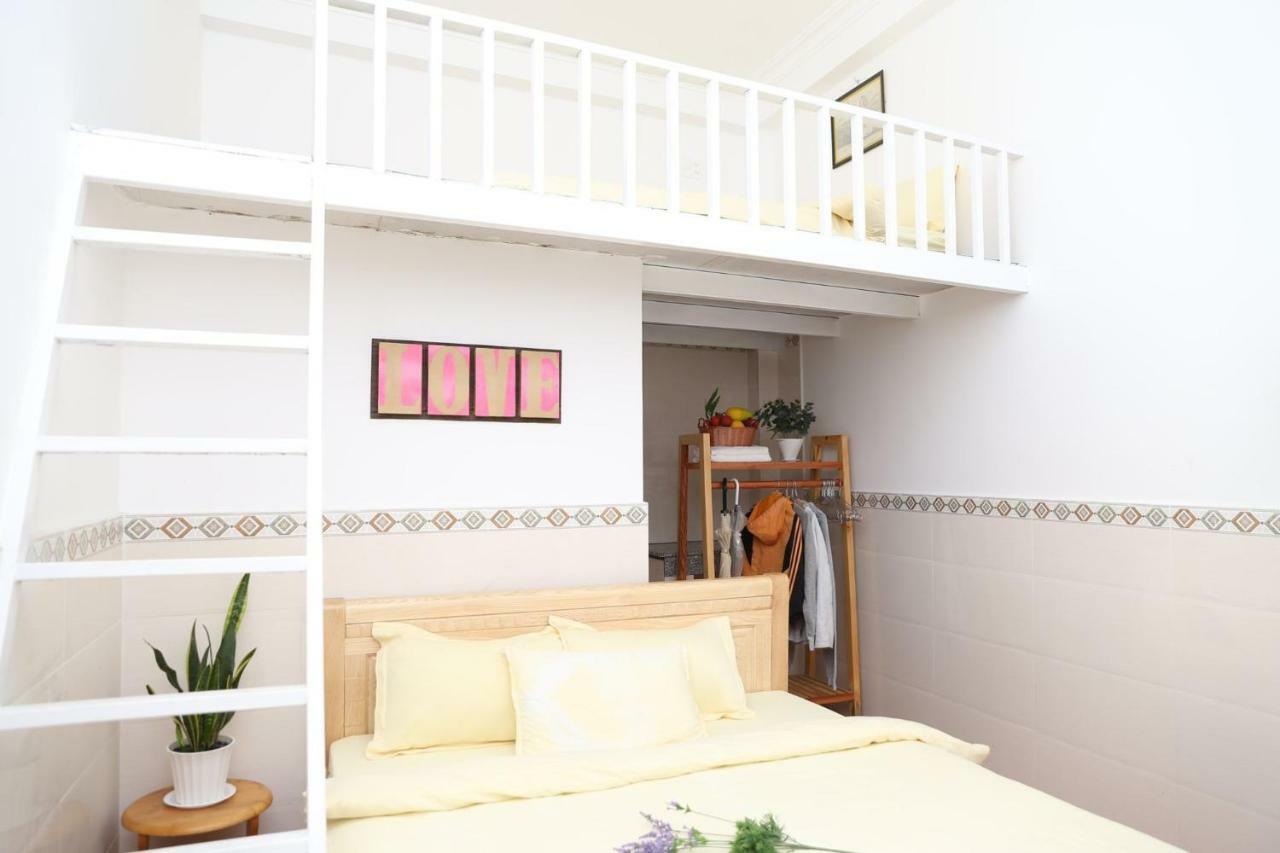 Strawberry Hotel Dalat Екстер'єр фото